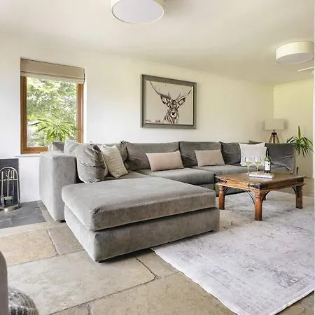 Tatil Evi Leavens Farmstead A Rural District Retreat With Hot Tub - Ridgestone Levens