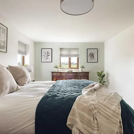 בית נופש Leavens Farmstead A Rural District Retreat With Hot Tub - Ridgestone *