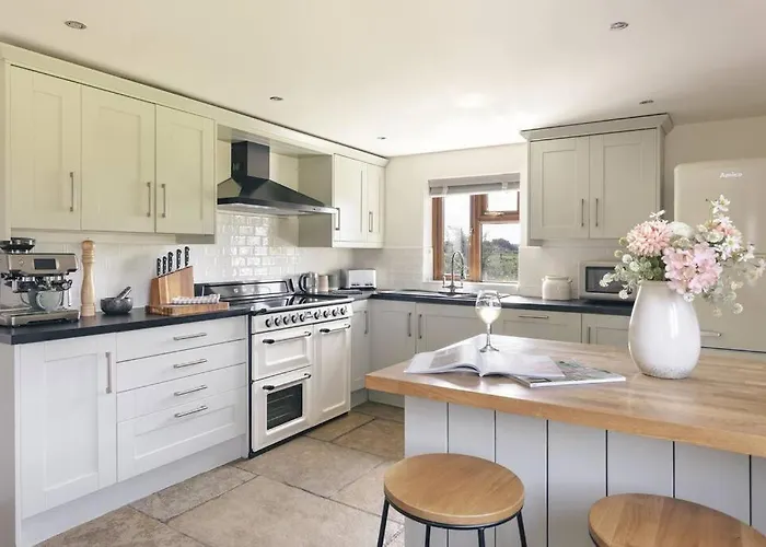 Leavens Farmstead A Rural District Retreat With Hot Tub - Ridgestone 利文斯