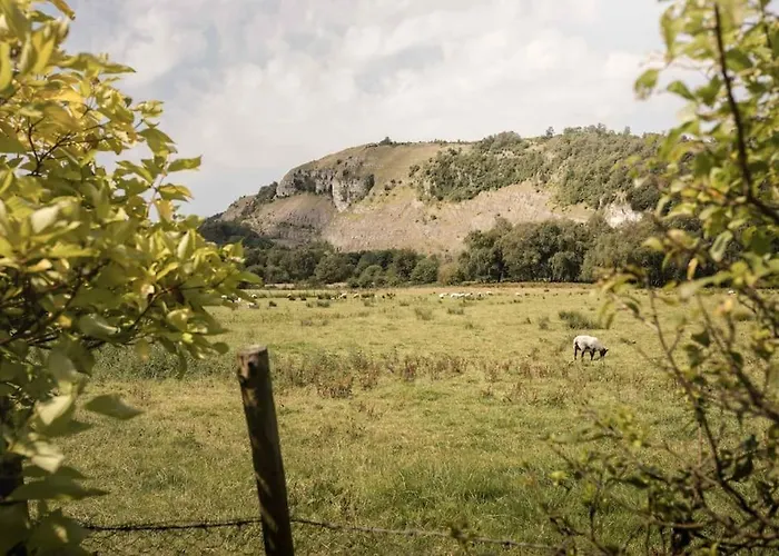 Leavens Farmstead A Rural District Retreat With Hot Tub - Ridgestone *